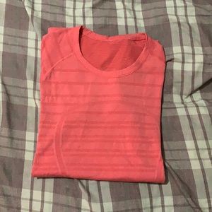 Lululemon swiftly tech short sleeve top